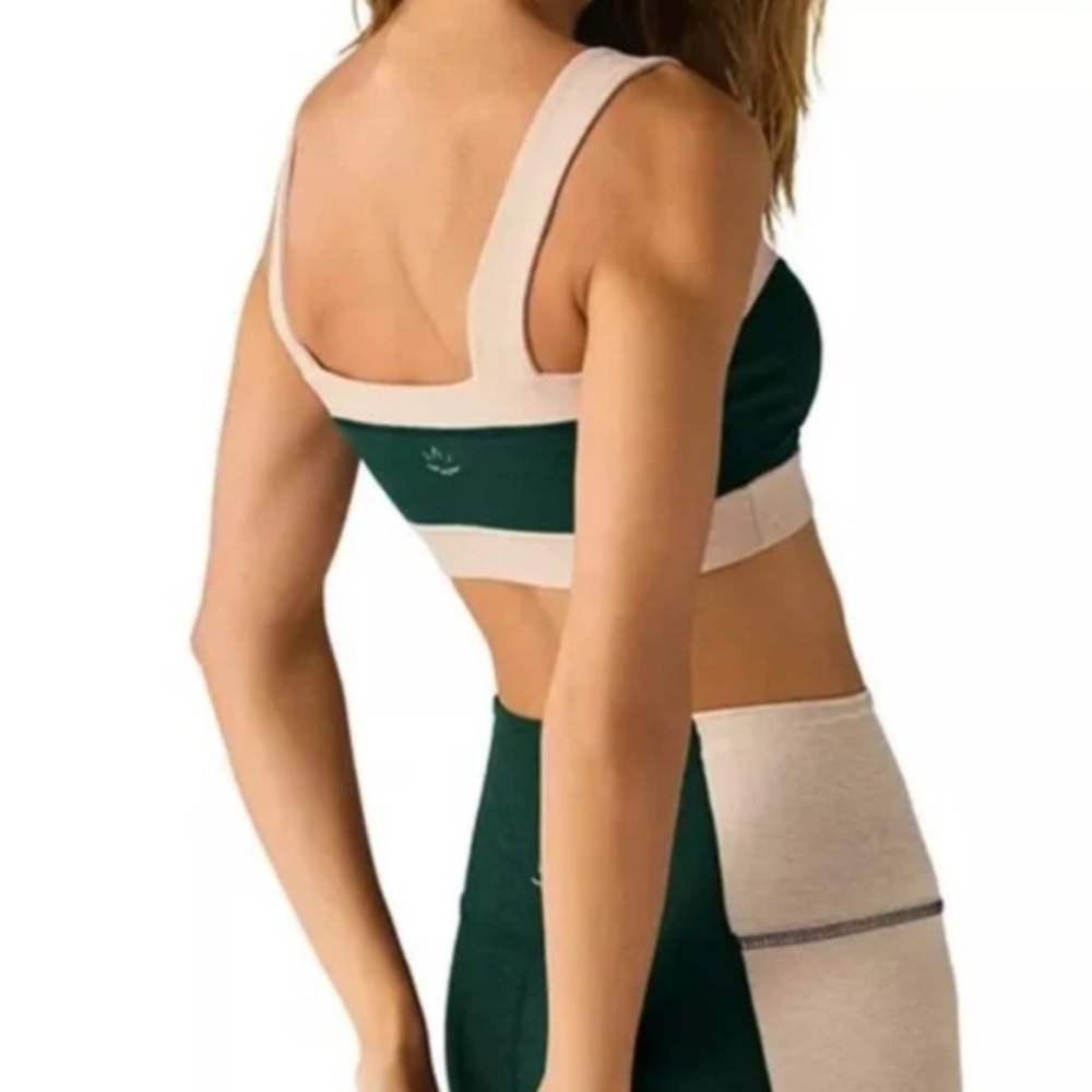 Beyond Yoga colorblock set